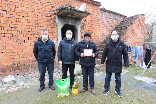 我院赴文明結(jié)對幫扶單位開展慰問活動(dòng)(圖2)