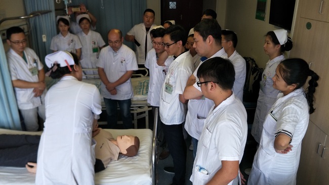 責(zé)任在心，警鐘長(zhǎng)鳴————我院組織院內(nèi)應(yīng)急急救演練(圖6)