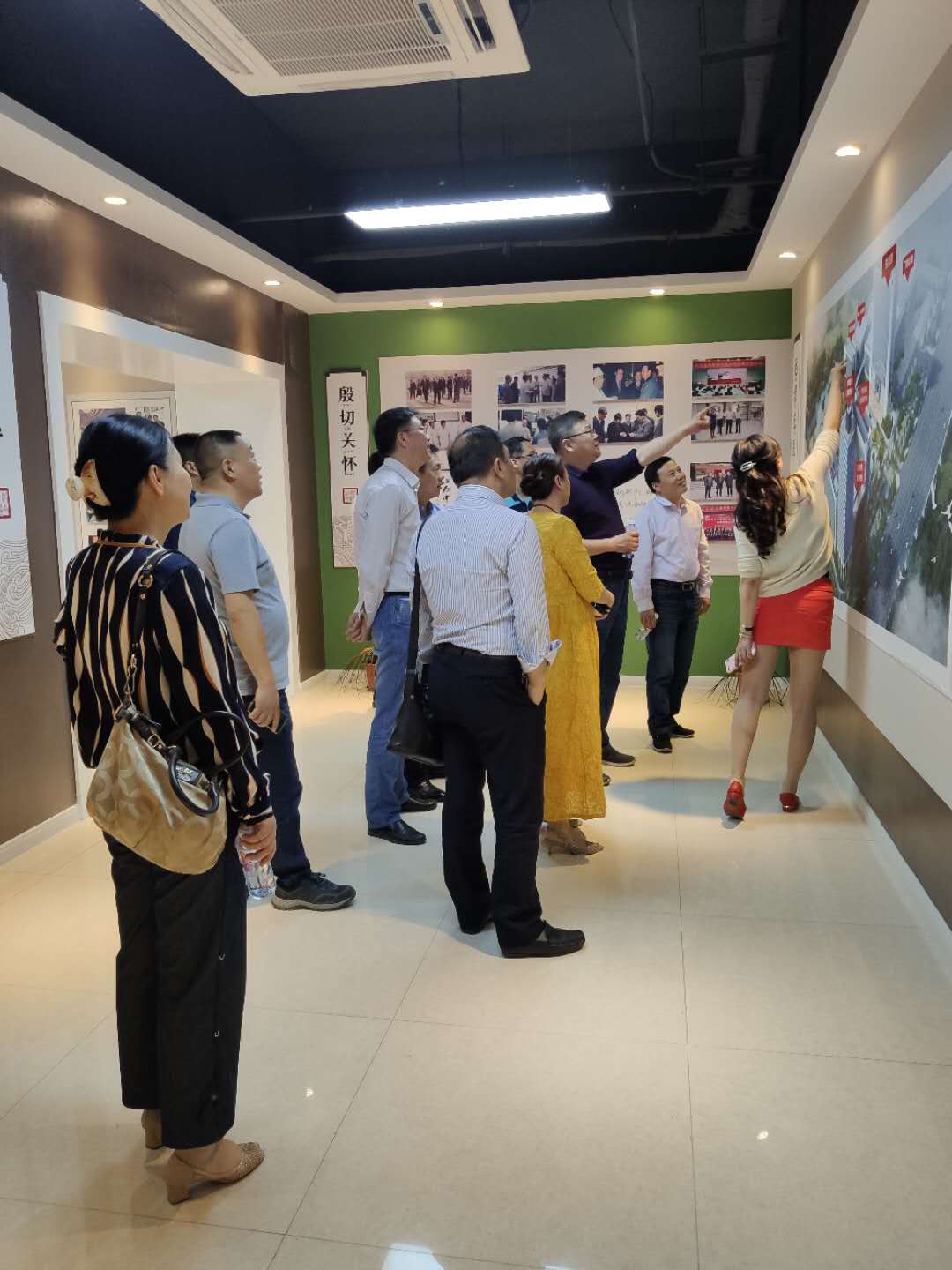 蕪湖市檢驗(yàn)協(xié)會(huì)成員來(lái)我院院史館參觀(圖1)