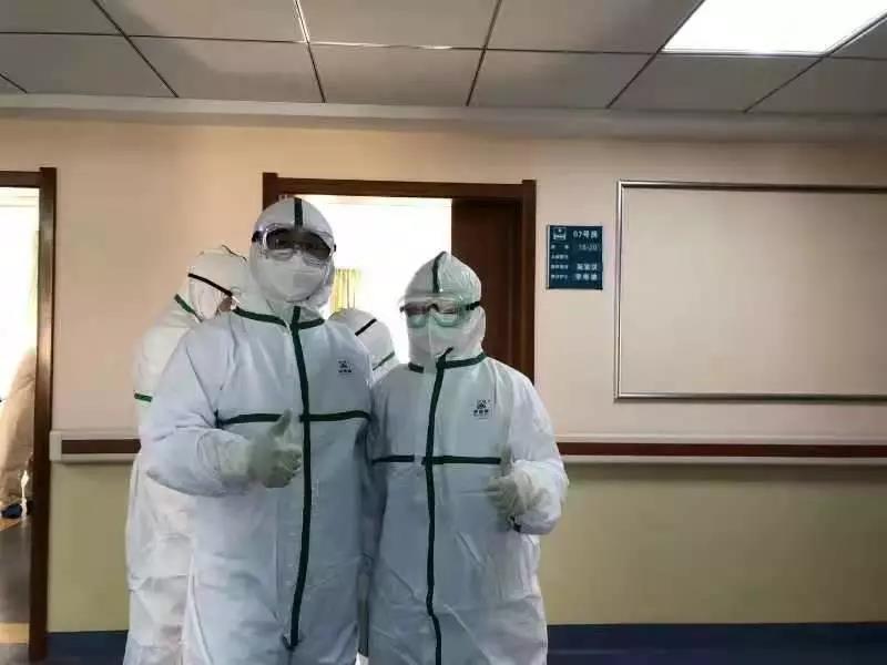 【讓黨旗在防控一線高高飄揚】戰(zhàn)勝病魔！一個都不少平安歸隊！——蕪湖市首批援助湖北醫(yī)療隊隊員的“前線日記”(圖5)