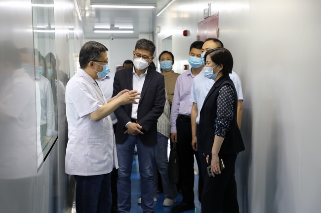 市政府副市長丁百靜一行來我院調(diào)研指導公立醫(yī)院改革與高質(zhì)量發(fā)展工作(圖3)
